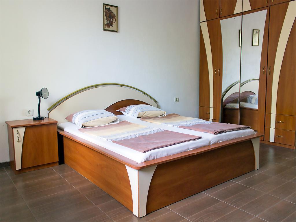 Rooms For Rent - Villa Desi Varna Exterior foto